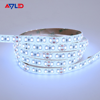 L'éclairage de la bande de LED LED est de 120 LED/m.