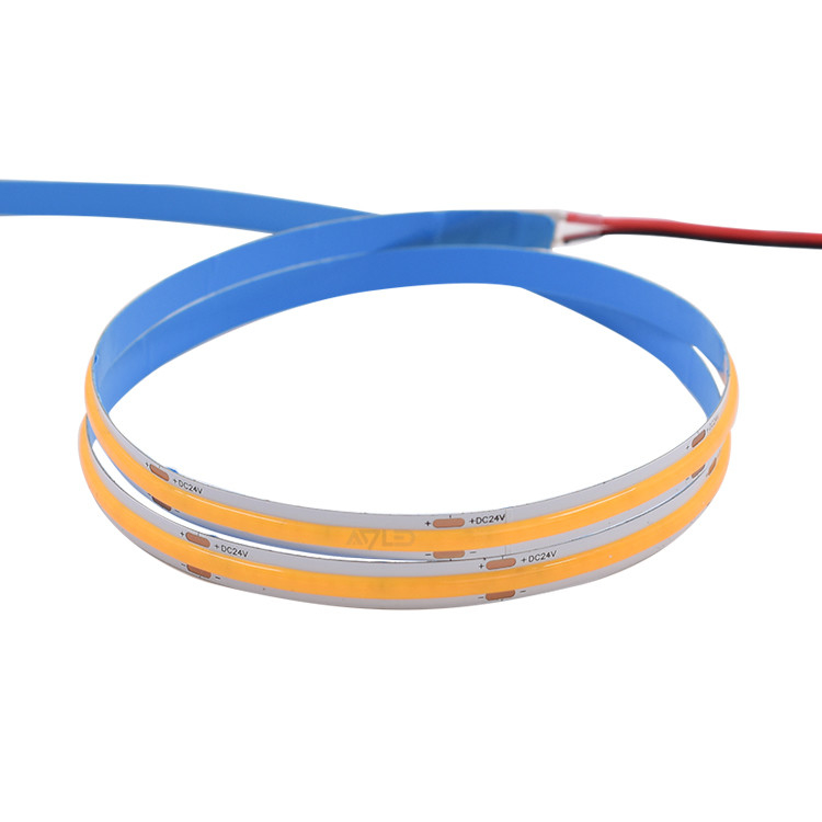 320 LEDs COB Strip Light Blanc chaud 6500K Température de couleur CE certifié RoHS 3- 12V/24V
