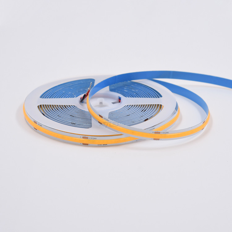 12V/24V 320leds 8w/m Flexible Cob Led Strip Pour la décoration commerciale