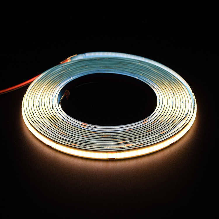Lumière à bande COB LED à haute densité sans points 480Leds flexible Lumière à bande COB LED 5 mètres / bobine 8MM 12V/24V
