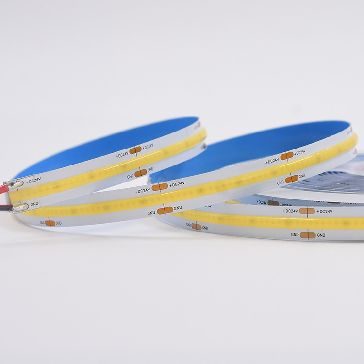 Certification UL/CE bande lumineuse à LED USB avec télécommande Hôtel et bar décoration lampes à vis 504Leds/M Ip20